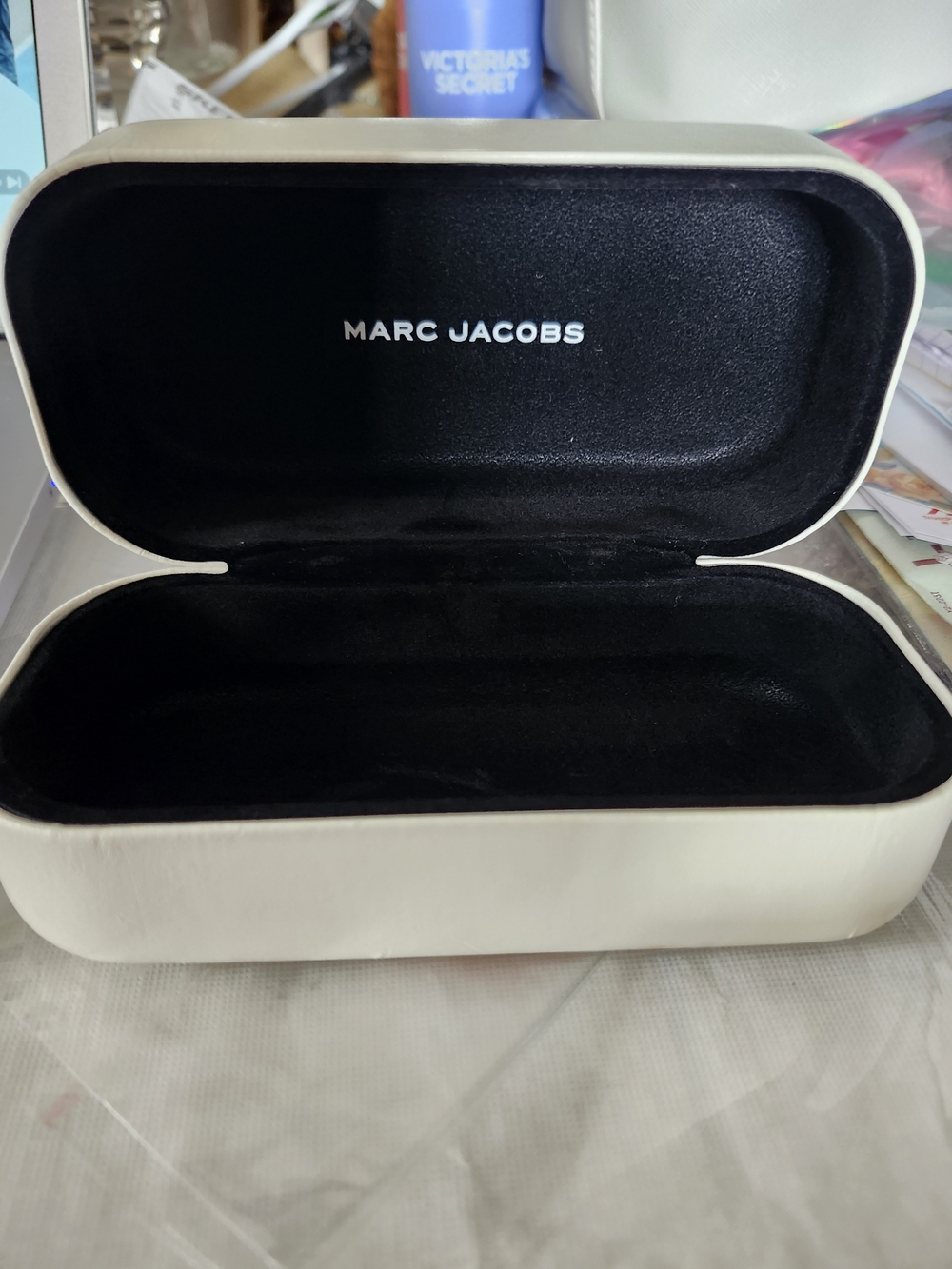 Marc Jacobs Men's Glasses Case in White and Black